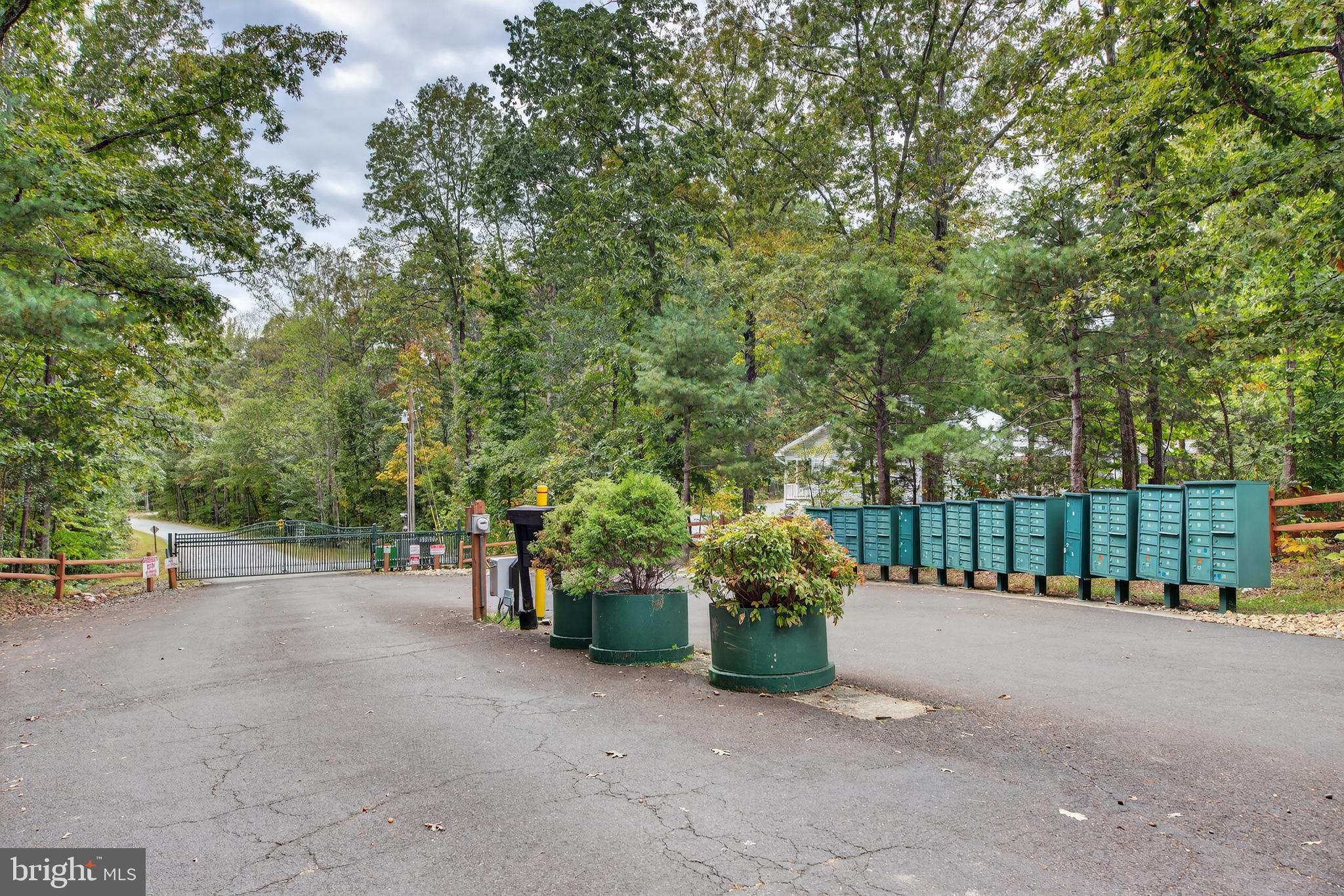 PINE HARBOUR - Residential