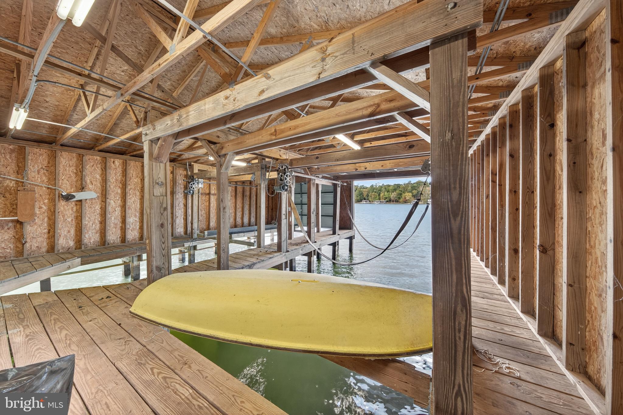 PINE HARBOUR - Residential