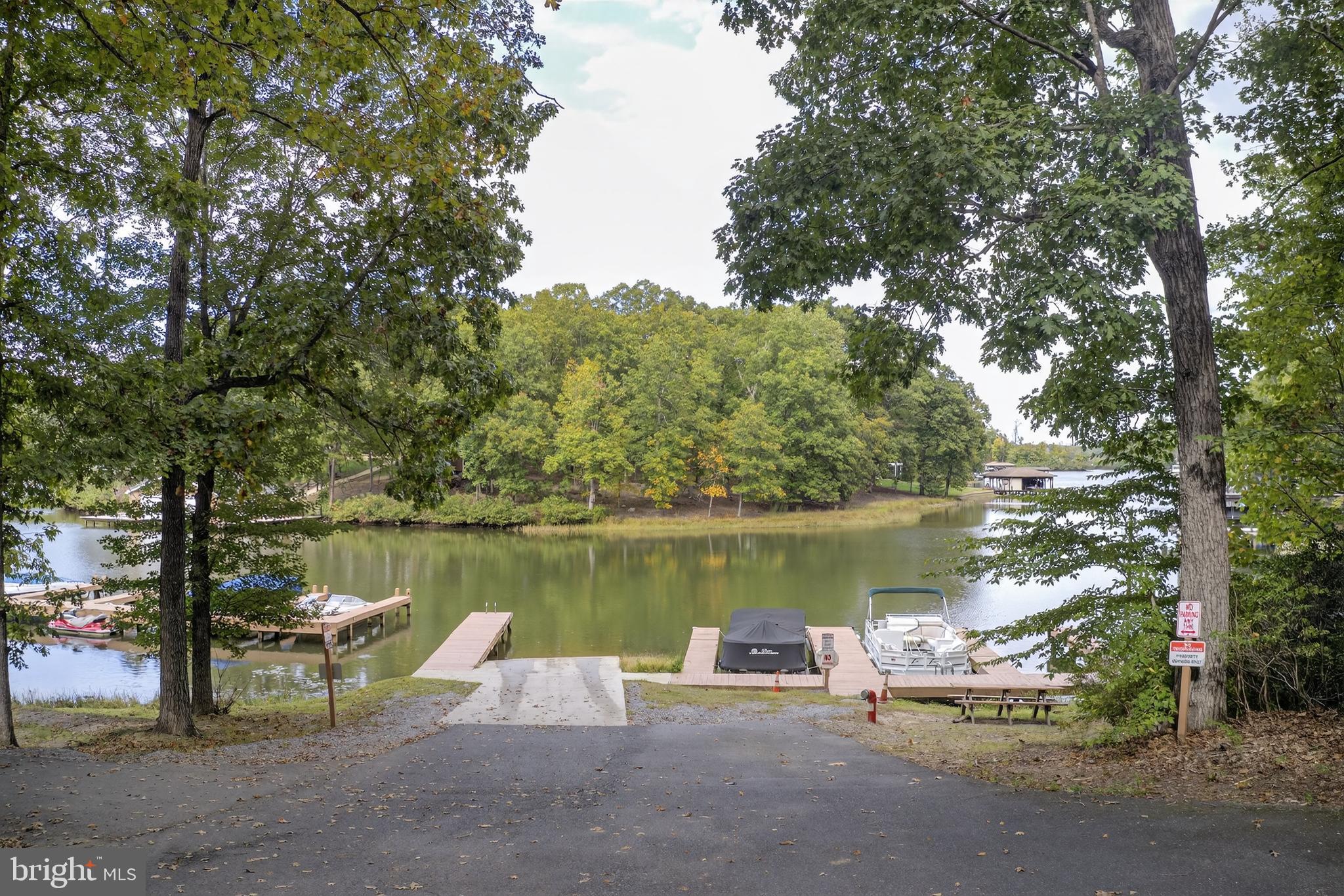 PINE HARBOUR - Residential