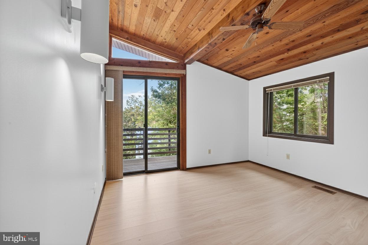 PINE HARBOUR - Residential