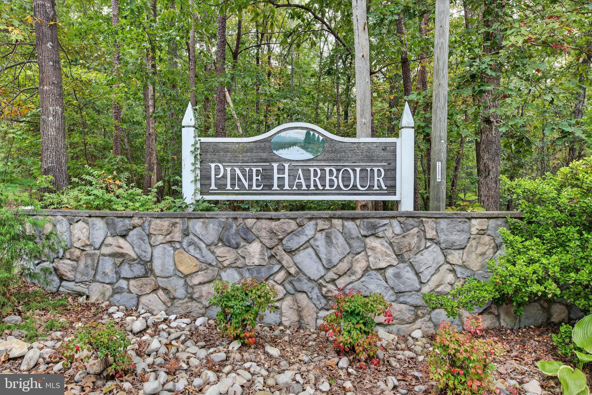 PINE HARBOUR - Residential