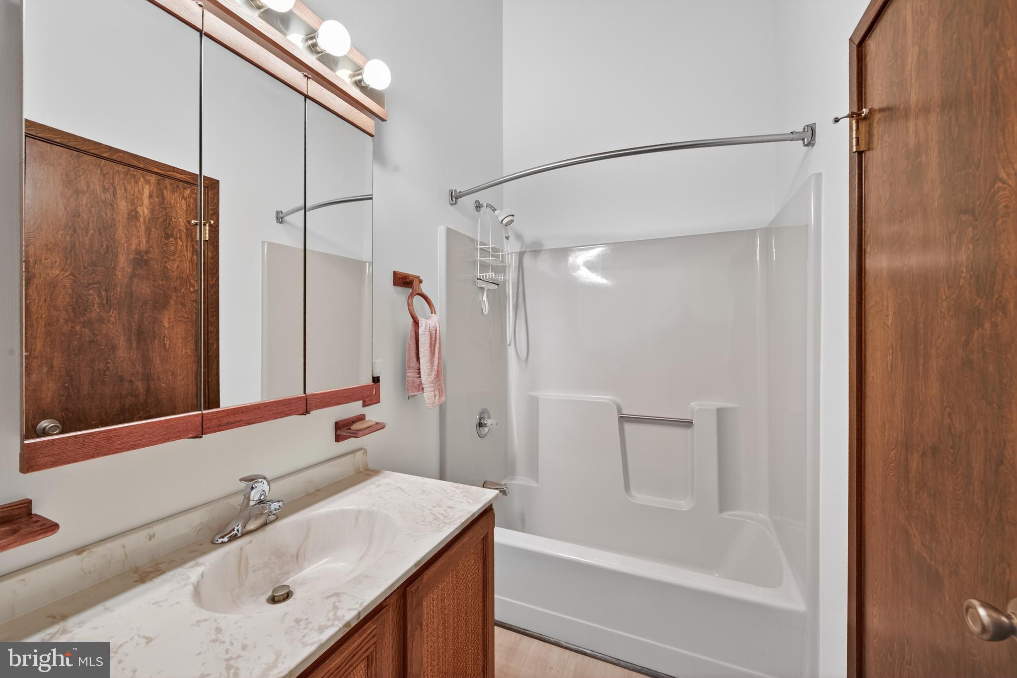 PINE HARBOUR - Residential