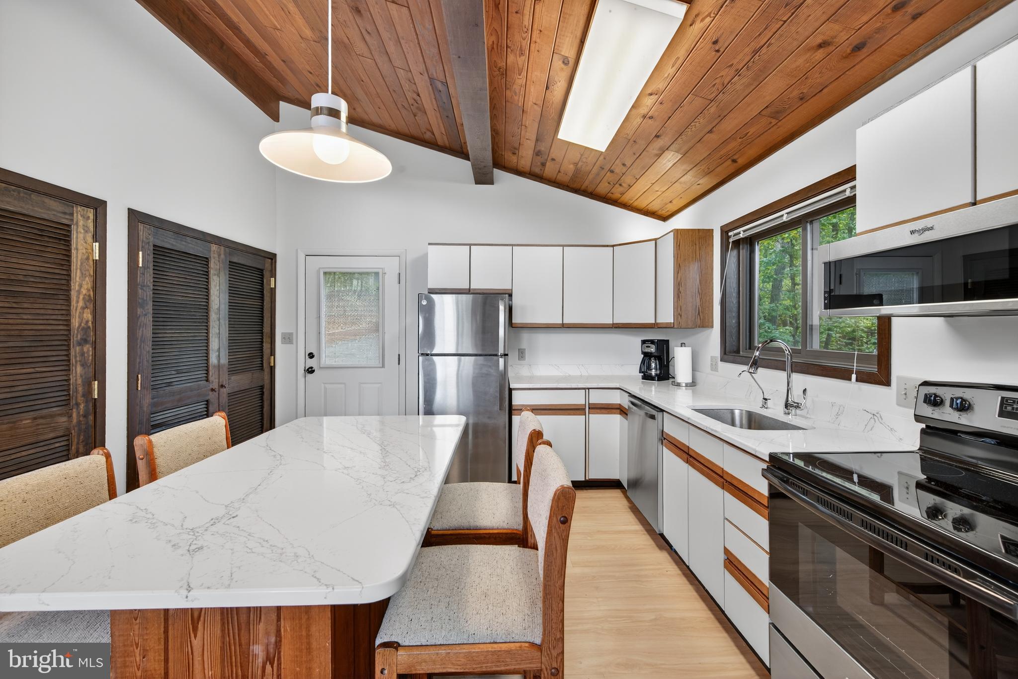 PINE HARBOUR - Residential