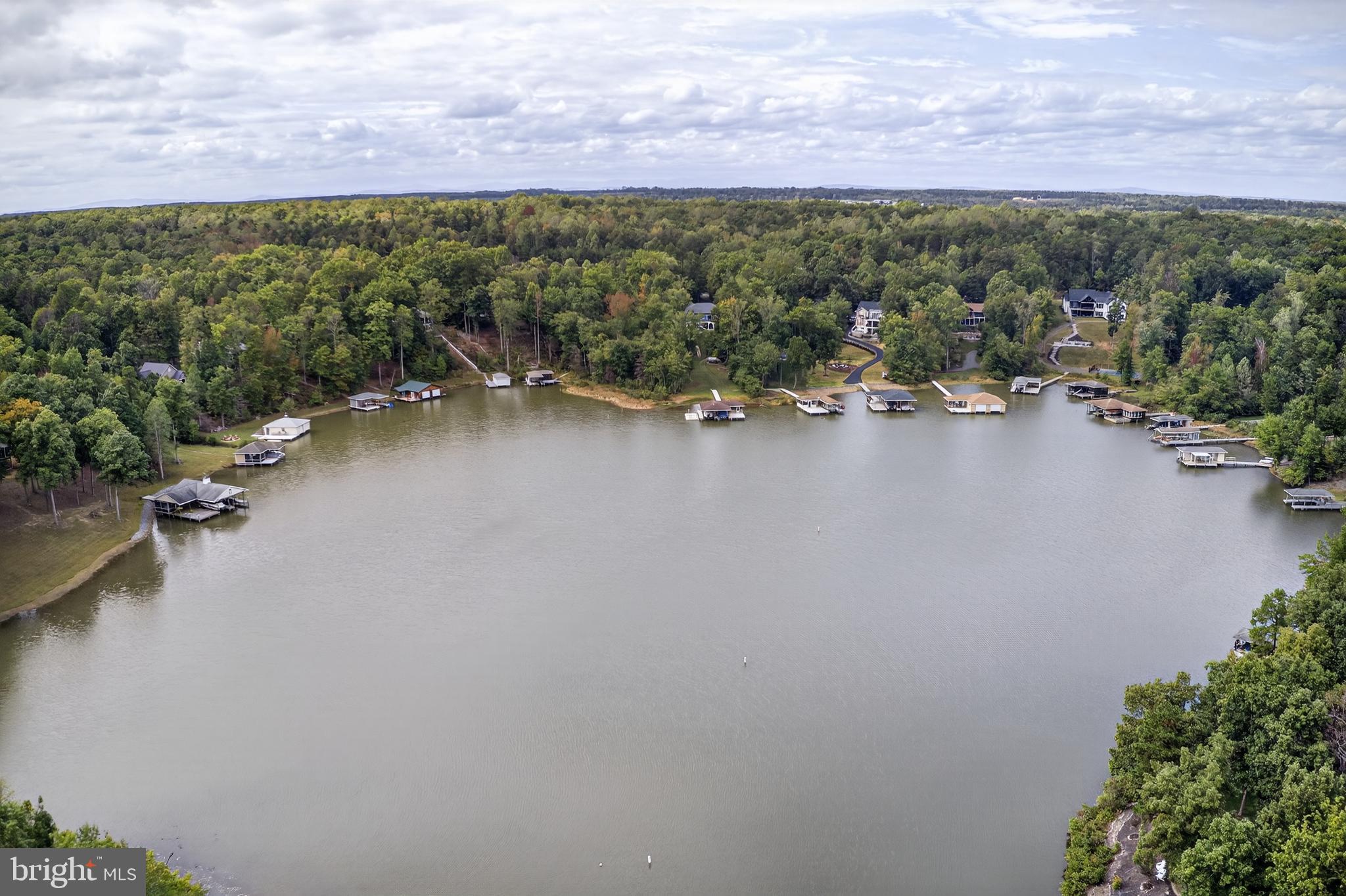 PINE HARBOUR - Residential