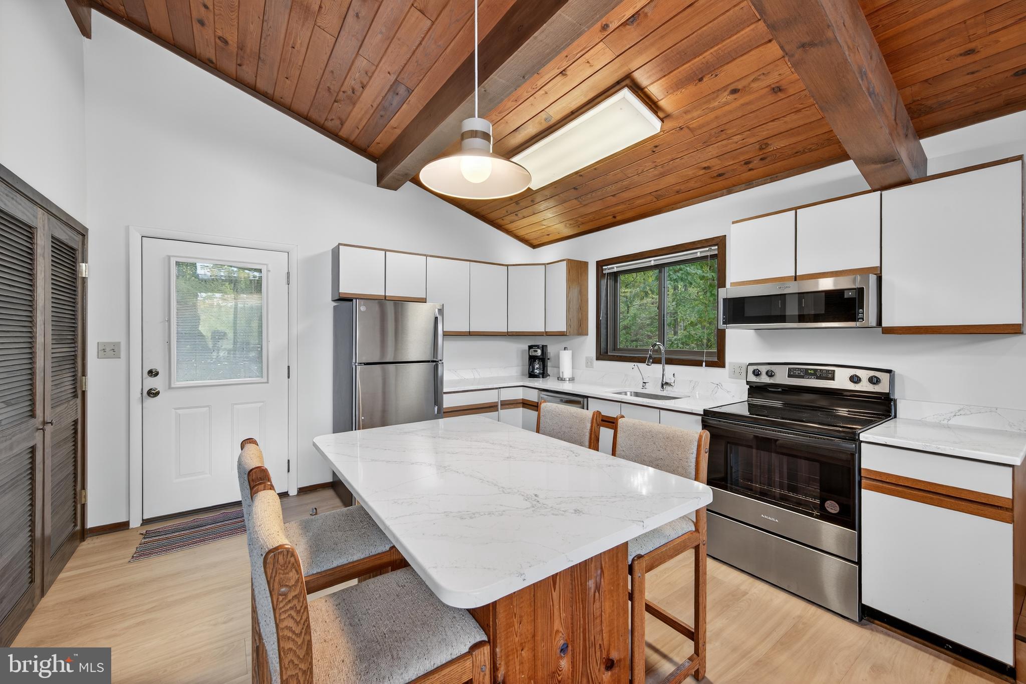 PINE HARBOUR - Residential