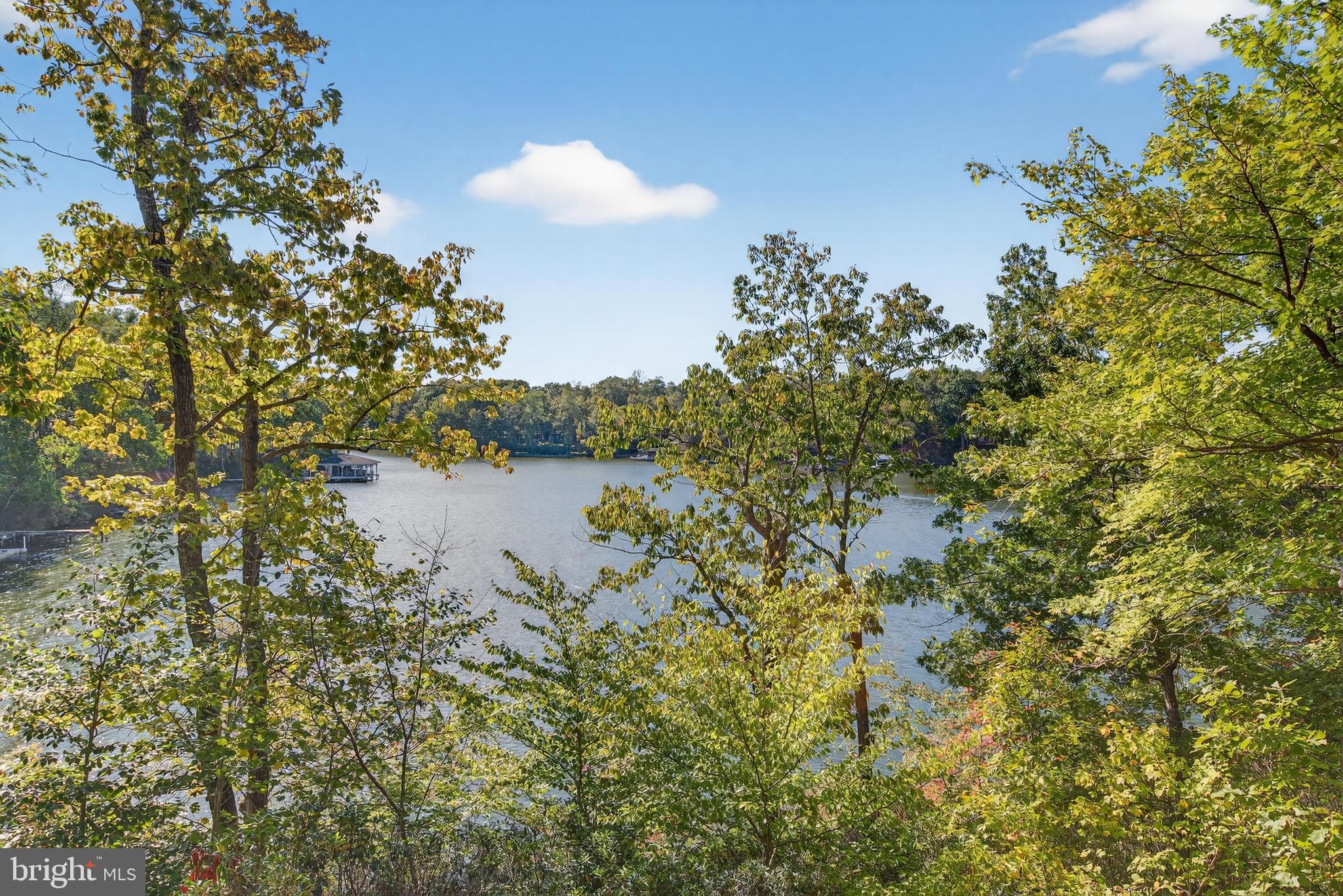 PINE HARBOUR - Residential