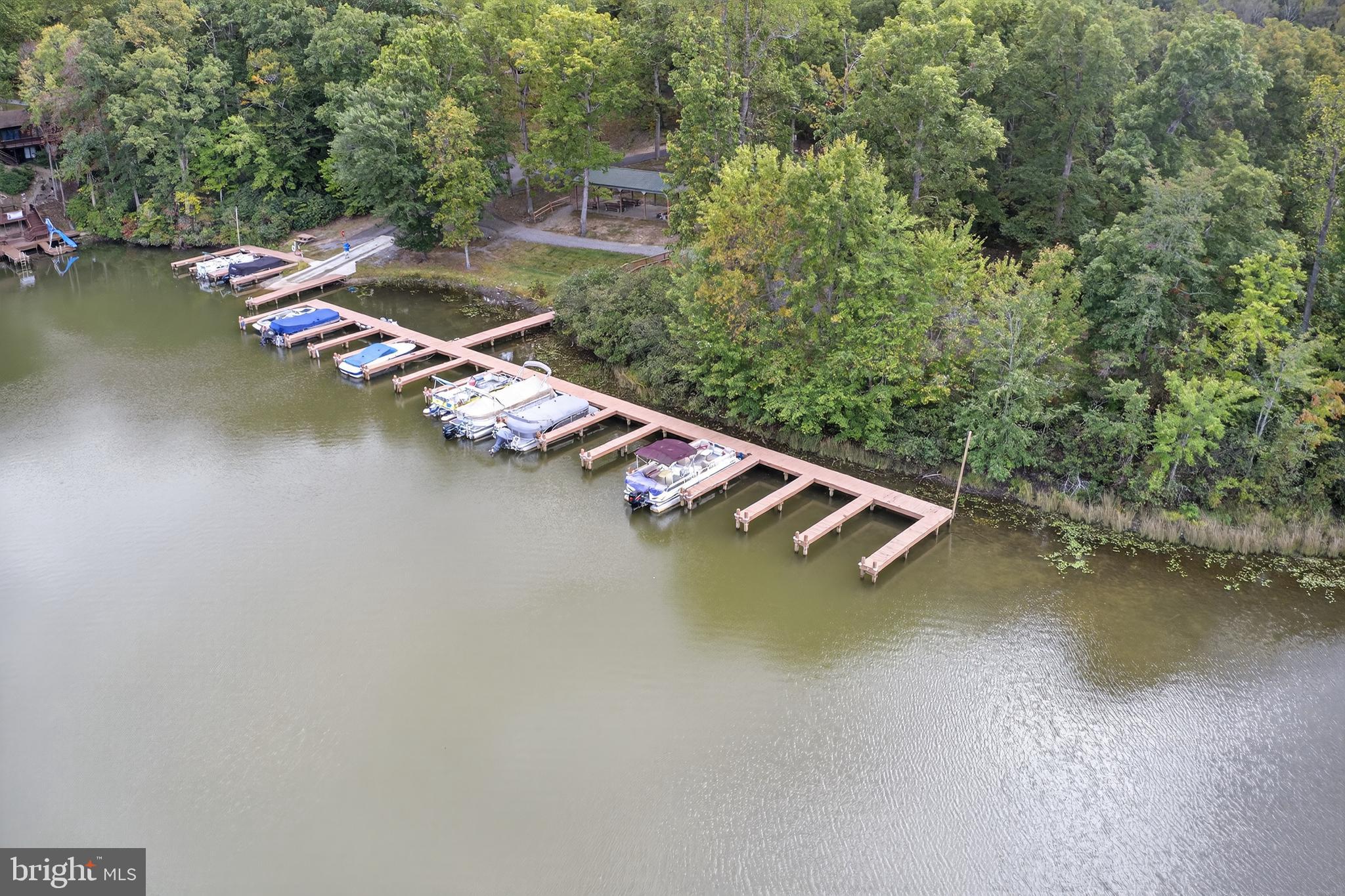 PINE HARBOUR - Residential