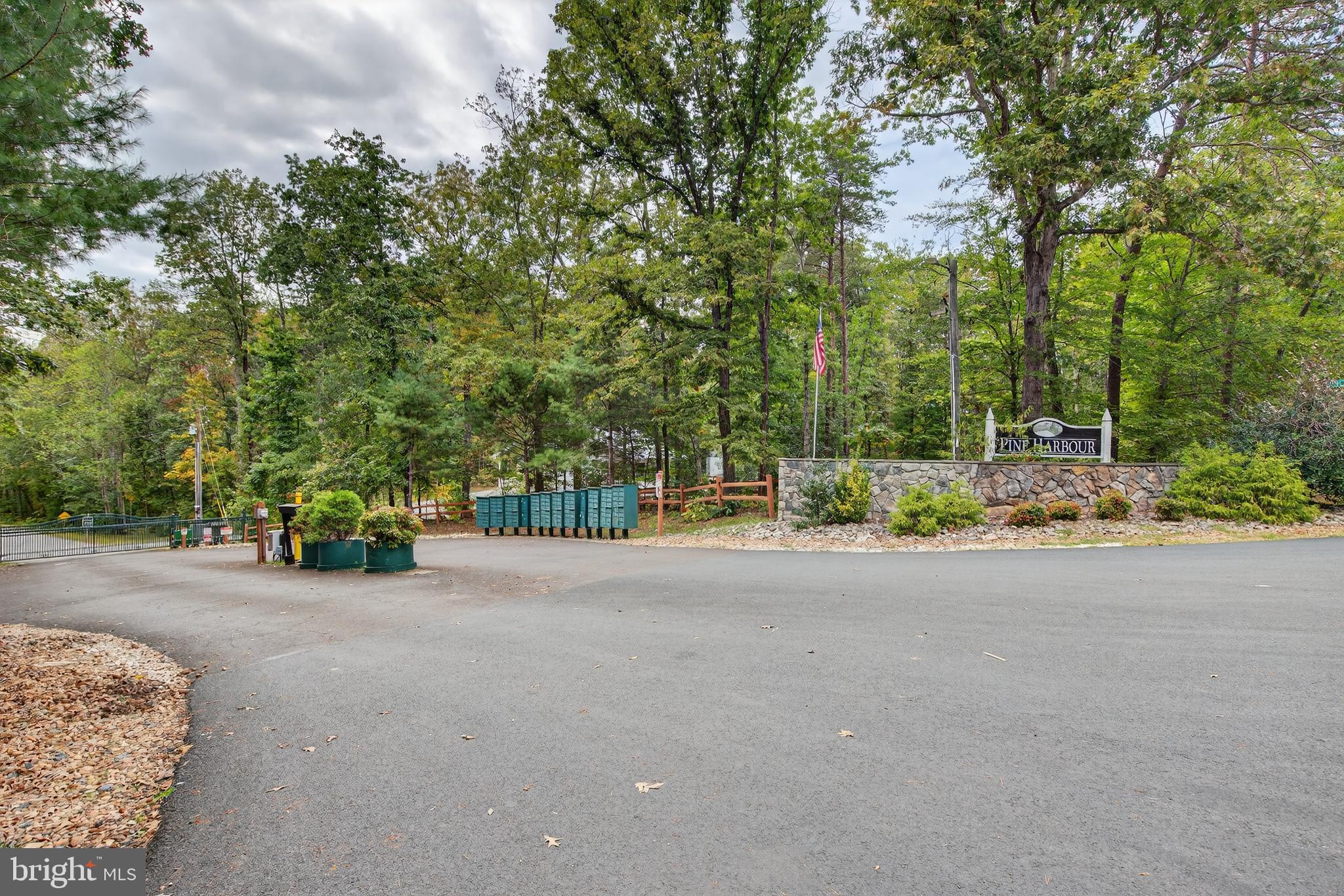 PINE HARBOUR - Residential