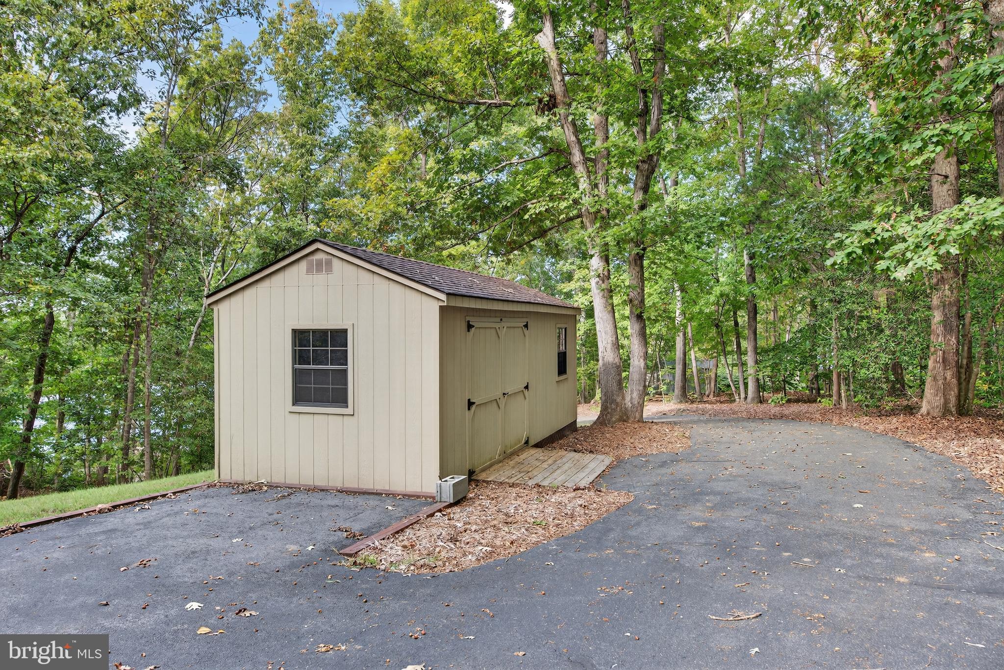 PINE HARBOUR - Residential