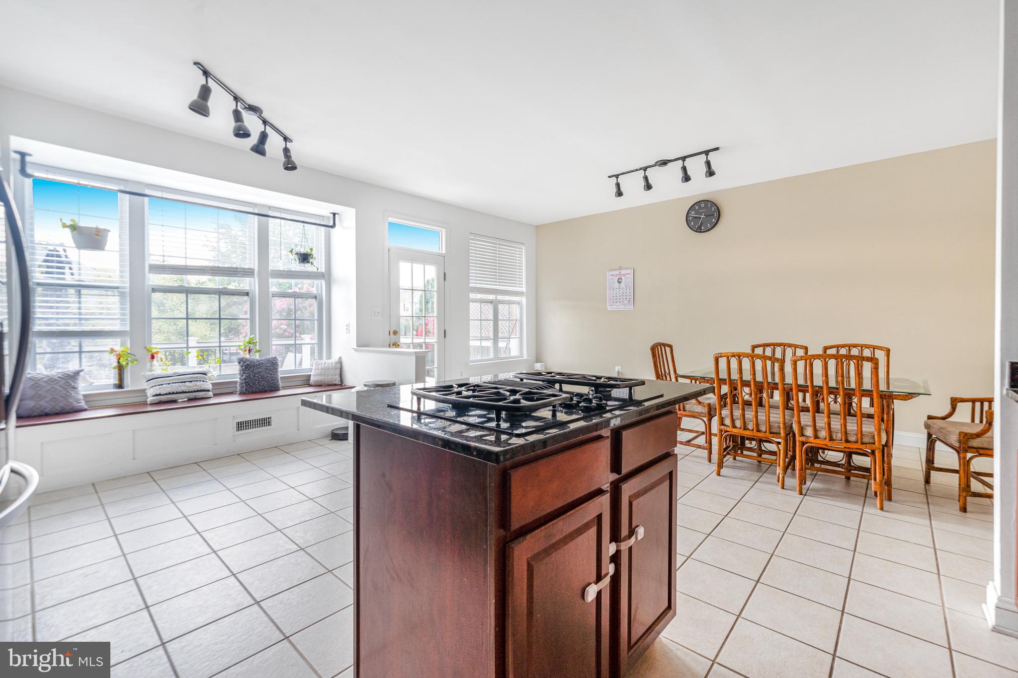 POTOMAC CROSSING - Residential