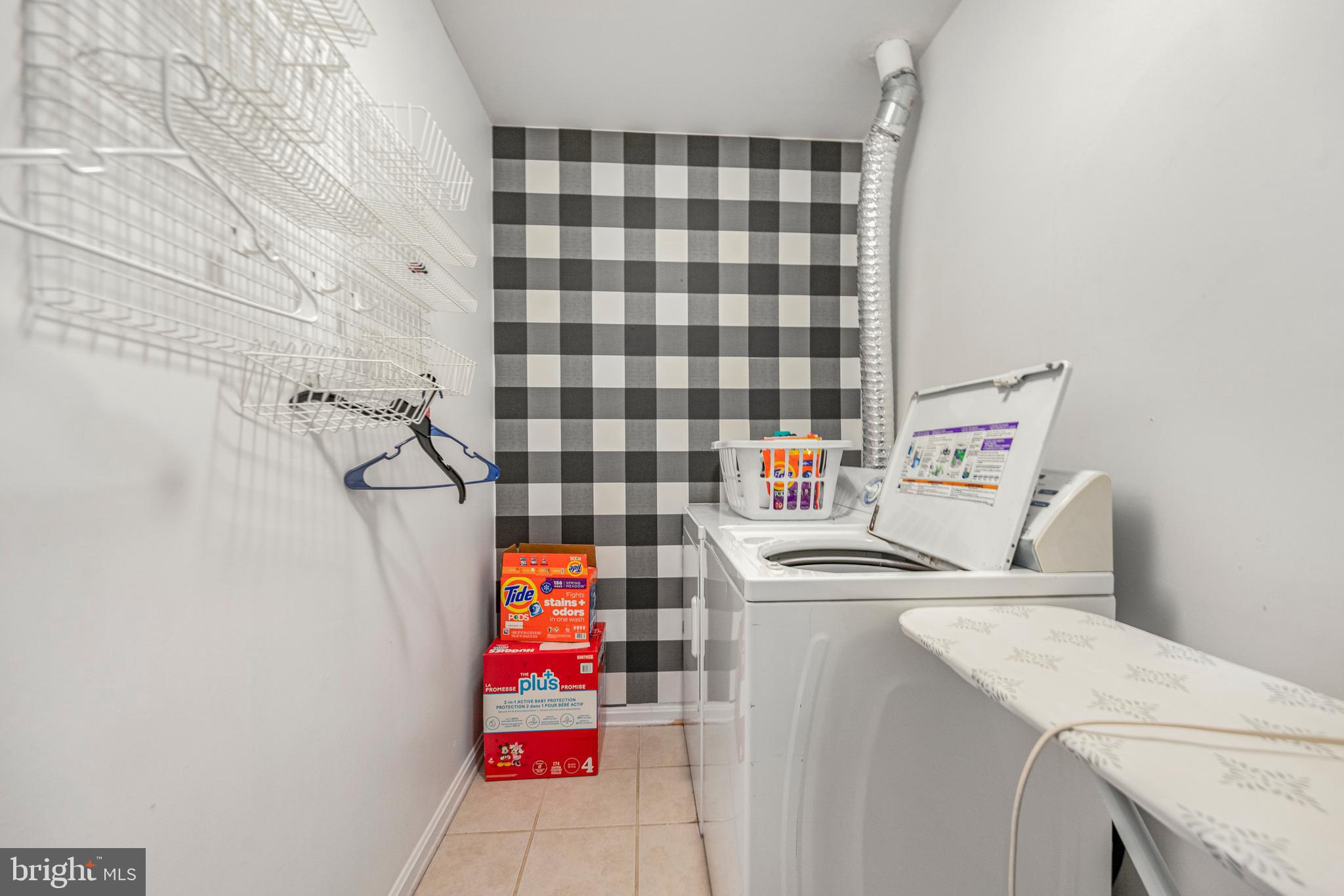 POTOMAC CROSSING - Residential