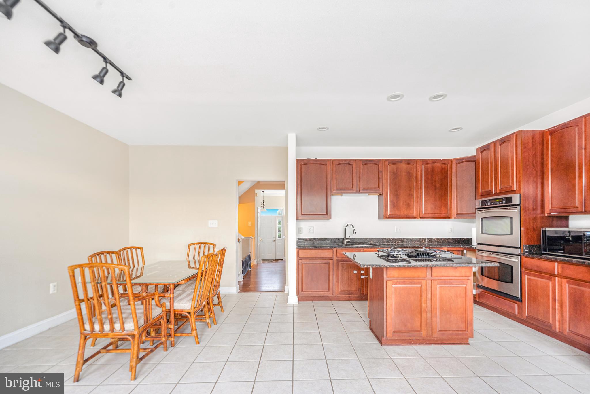 POTOMAC CROSSING - Residential