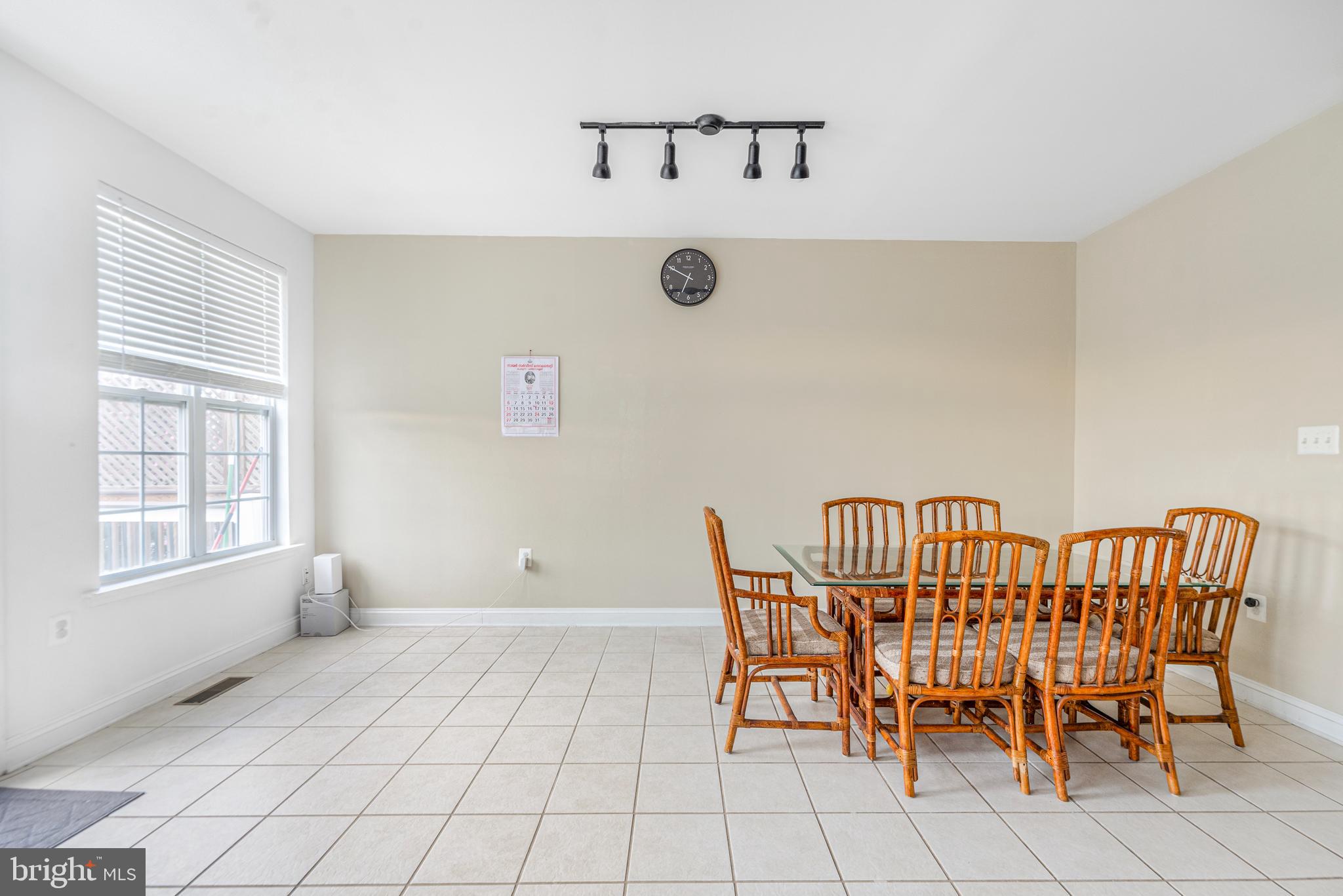 POTOMAC CROSSING - Residential