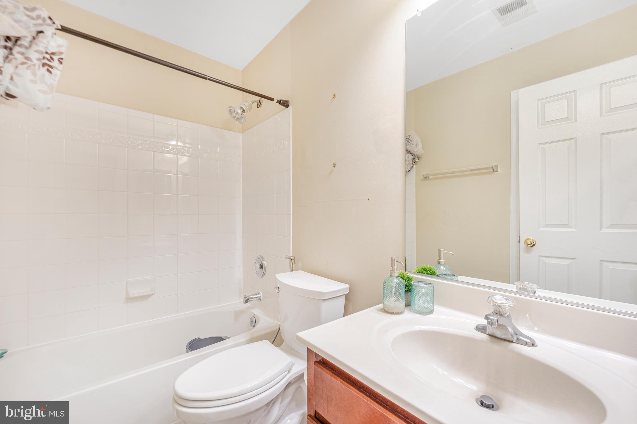 POTOMAC CROSSING - Residential