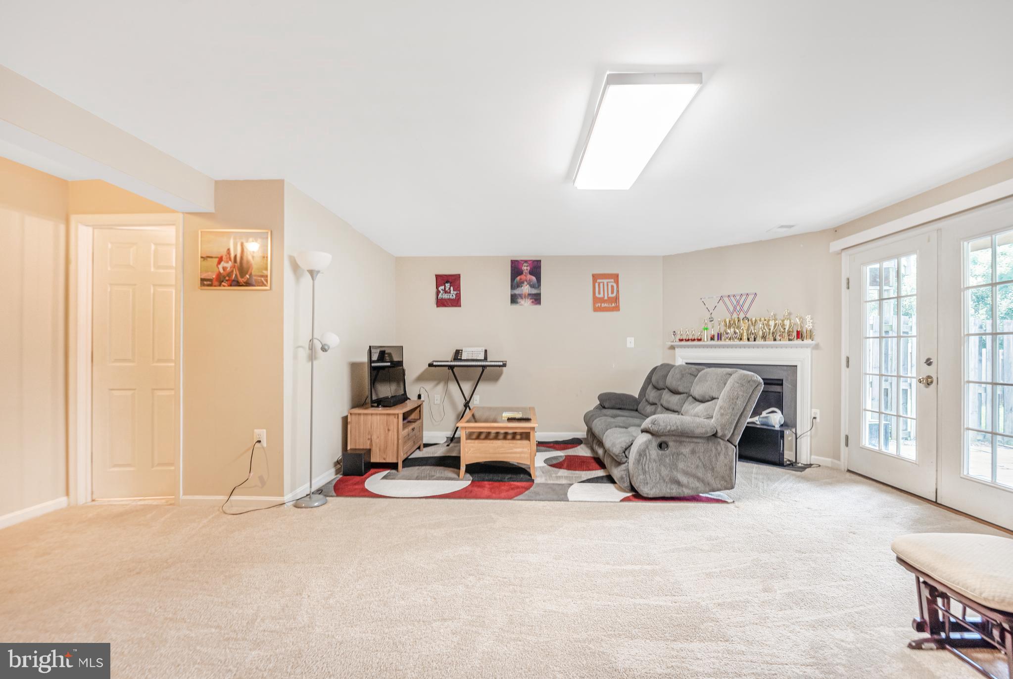 POTOMAC CROSSING - Residential