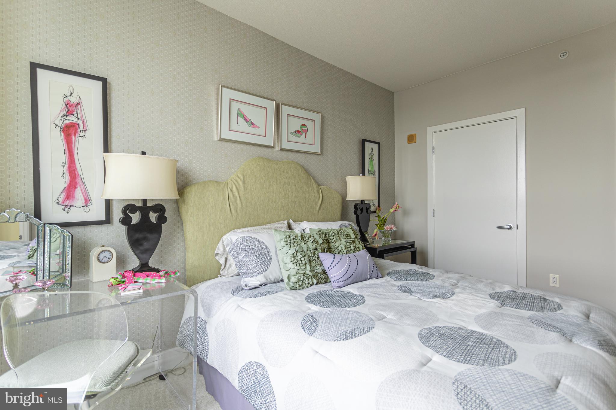 DOCKSIDE CONDOMINIUM - Residential