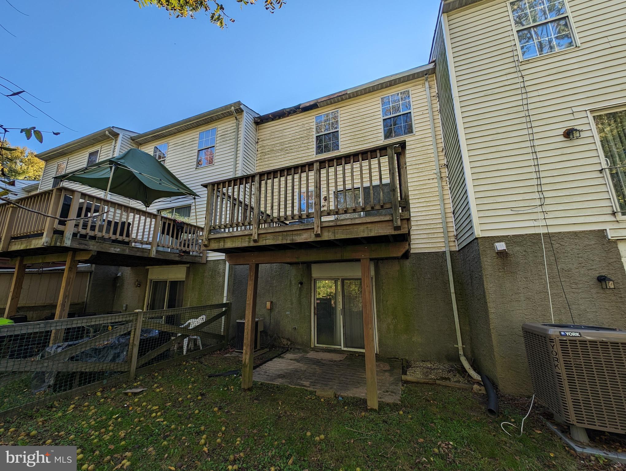 WEST SHORE - Residential