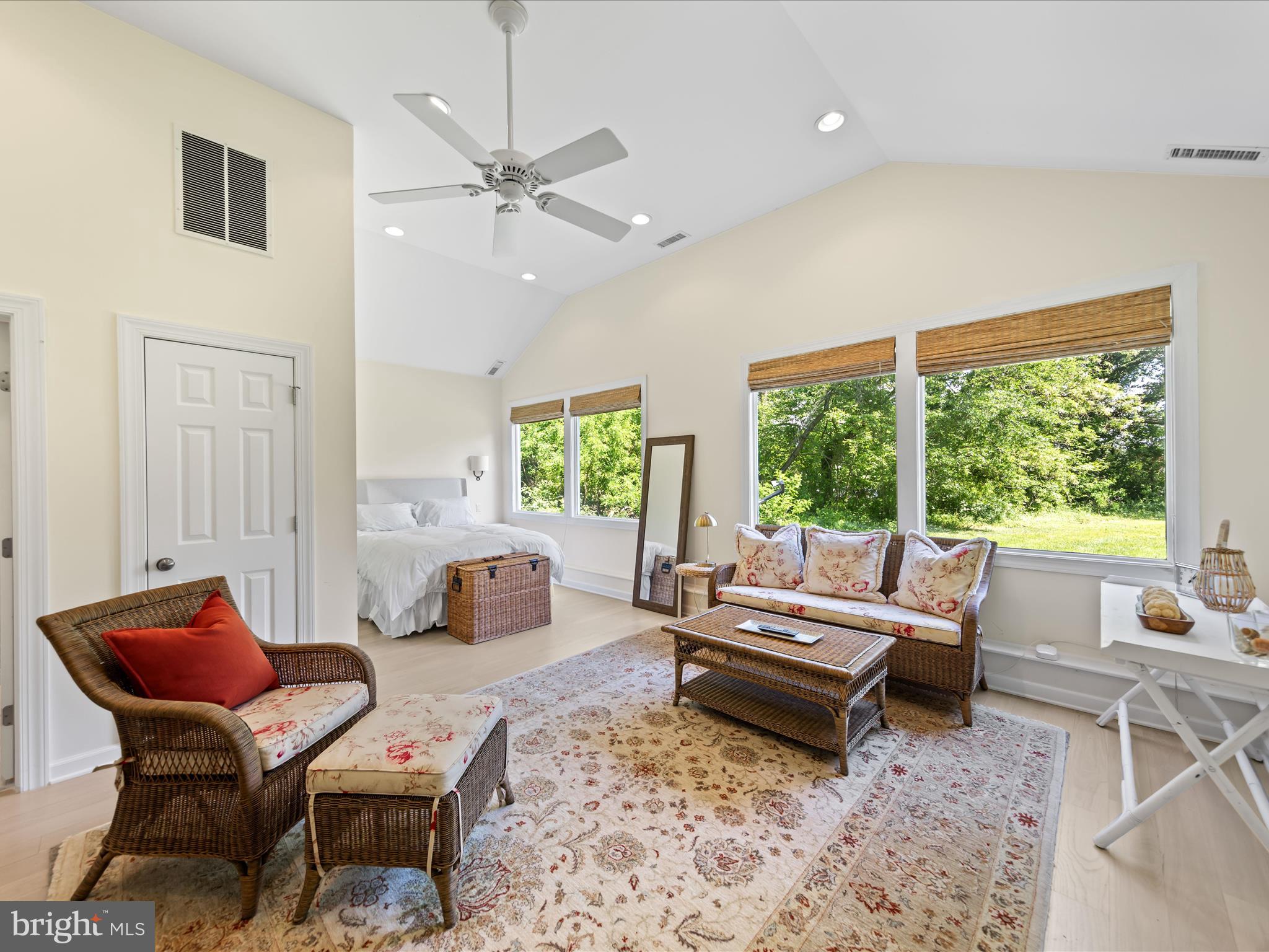 EASTON - Residential