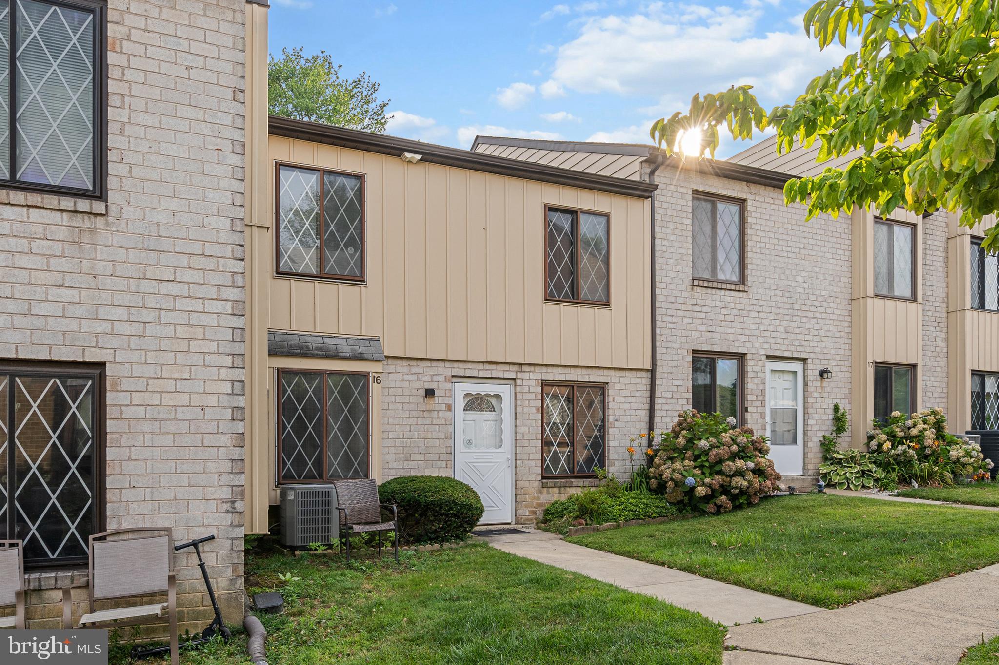 Beautifully maintained and nicely updated condo in Hilltop! Hilltop condo community is a lovely community with great amenities that include a large in-ground pool, playground and walking areas. This unit has two spacious bedrooms with large closets throughout and one and half updated baths. The kitchen is in excellent condition with newer cabinets, appliances and backsplash! Light, bright and welcoming this condo is move-in ready! You cannot beat this location with dining, shopping and Starbucks just minutes away! Close access to 95. 
Please call to schedule your private showing today!