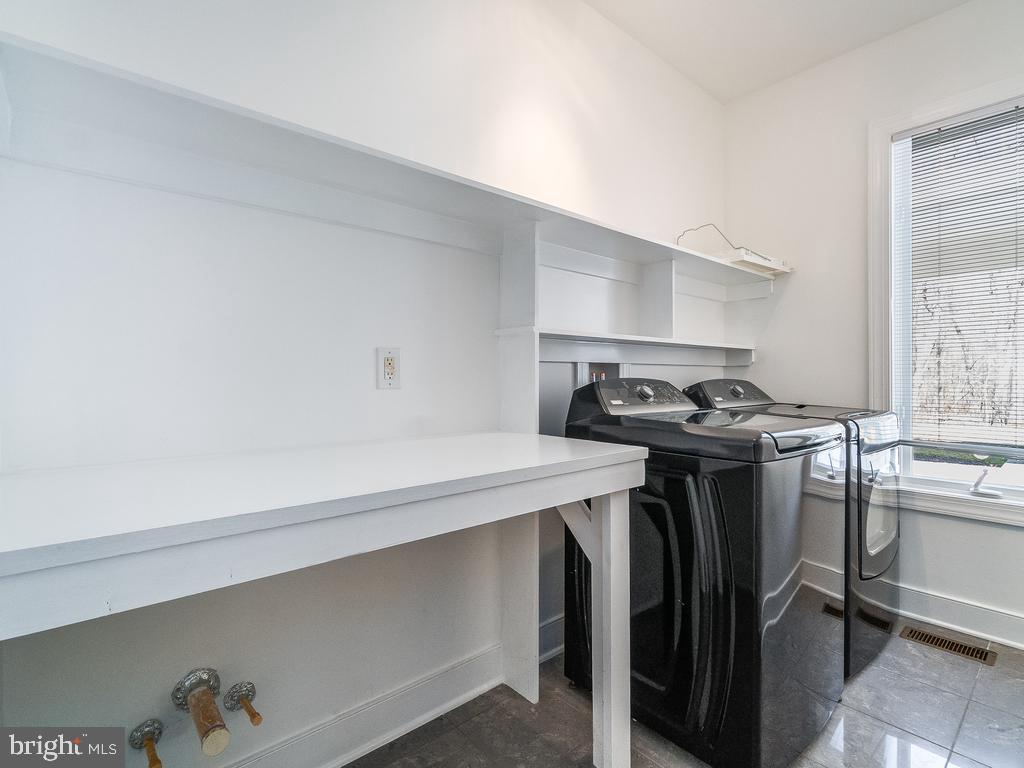 MEADOWLAND - Residential