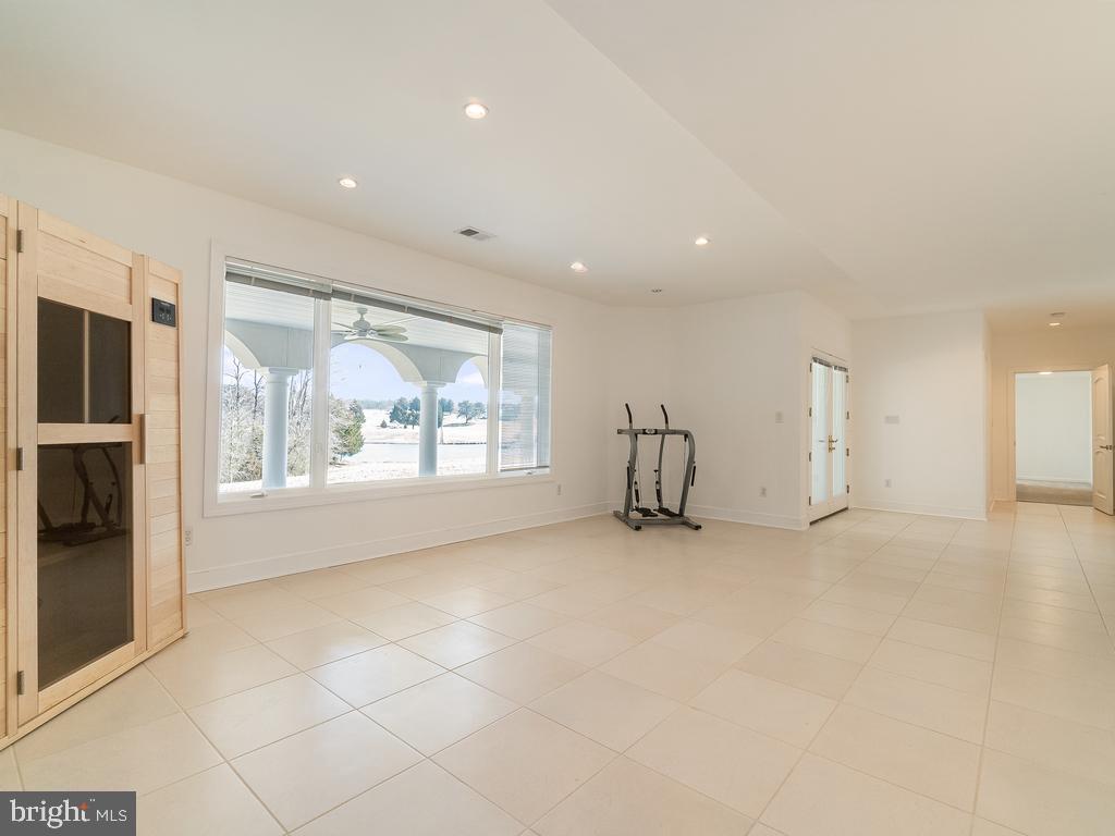 MEADOWLAND - Residential