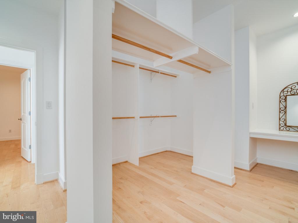 MEADOWLAND - Residential