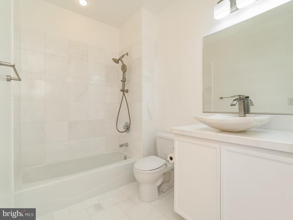 MEADOWLAND - Residential