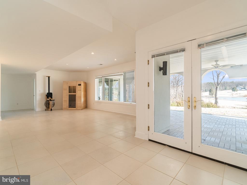 MEADOWLAND - Residential