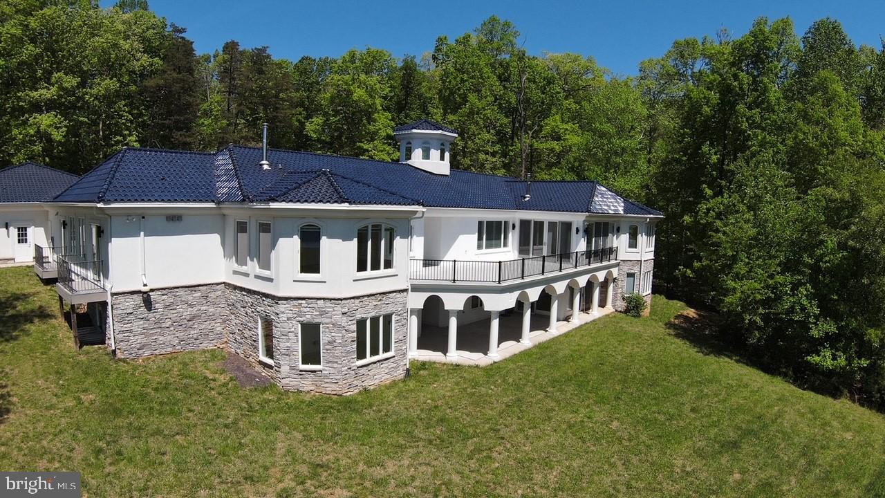 MEADOWLAND - Residential