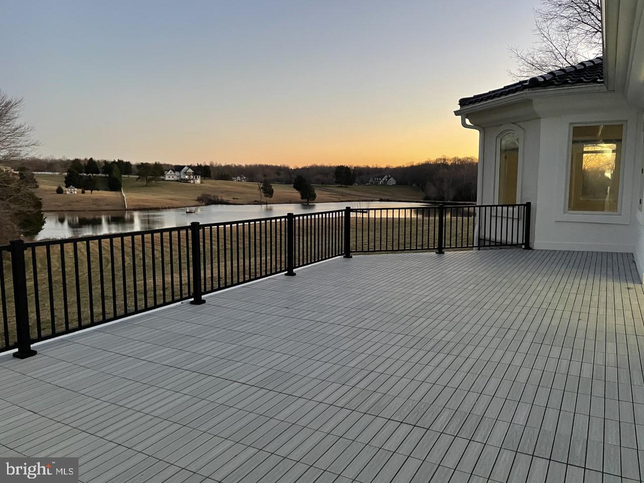 MEADOWLAND - Residential