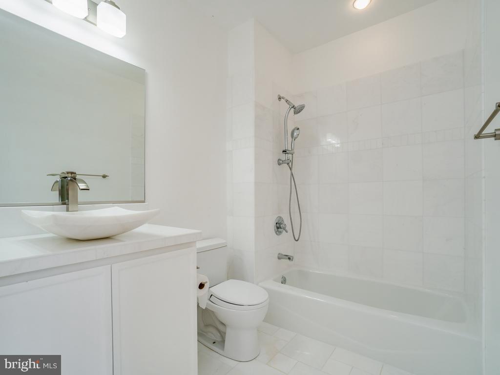 MEADOWLAND - Residential