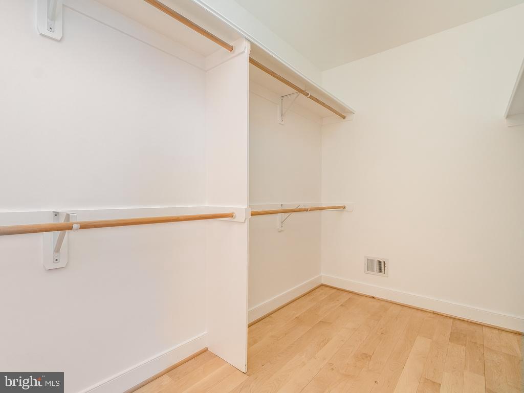 MEADOWLAND - Residential