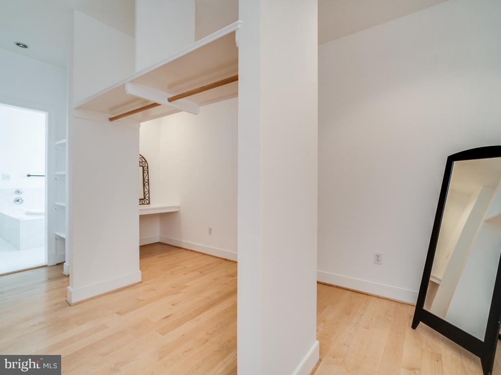 MEADOWLAND - Residential