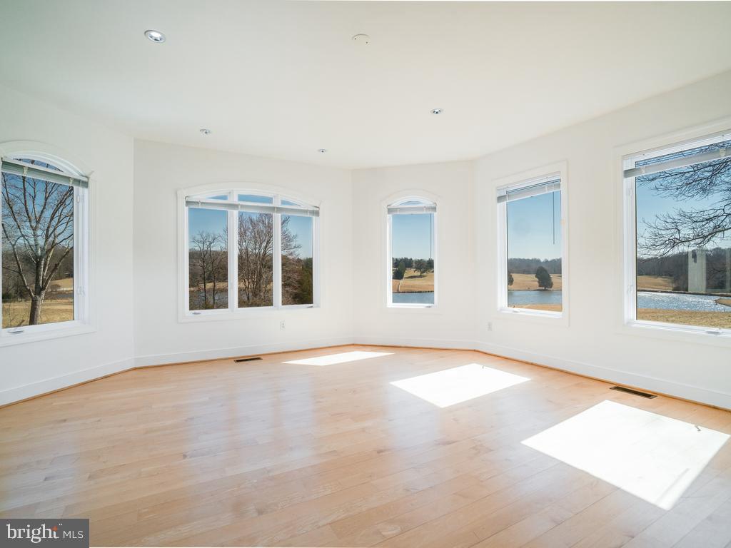 MEADOWLAND - Residential