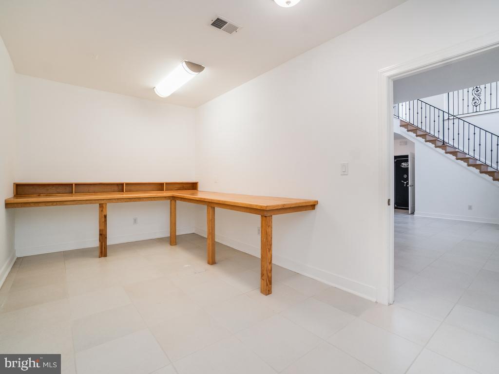 MEADOWLAND - Residential