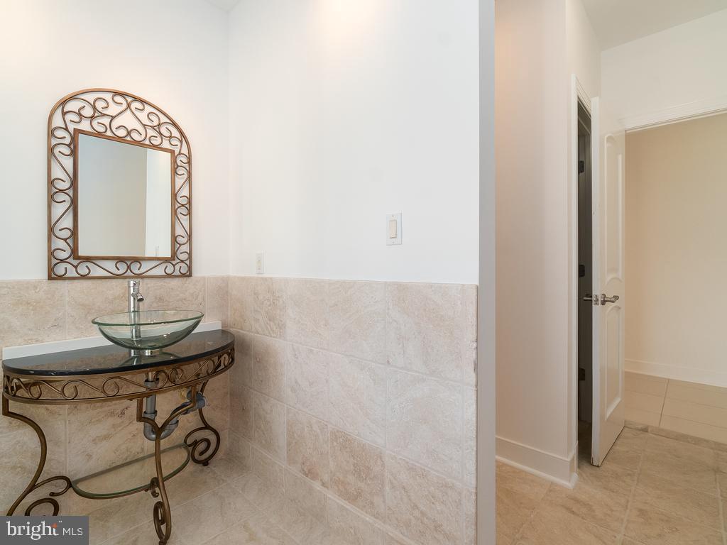 MEADOWLAND - Residential