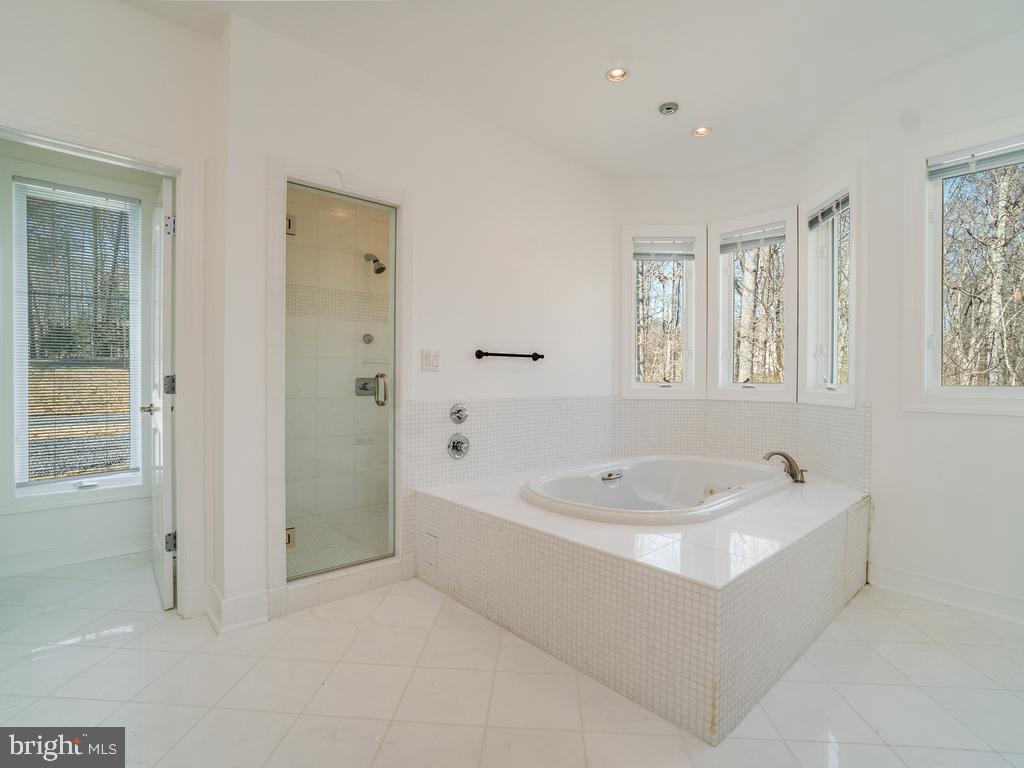 MEADOWLAND - Residential