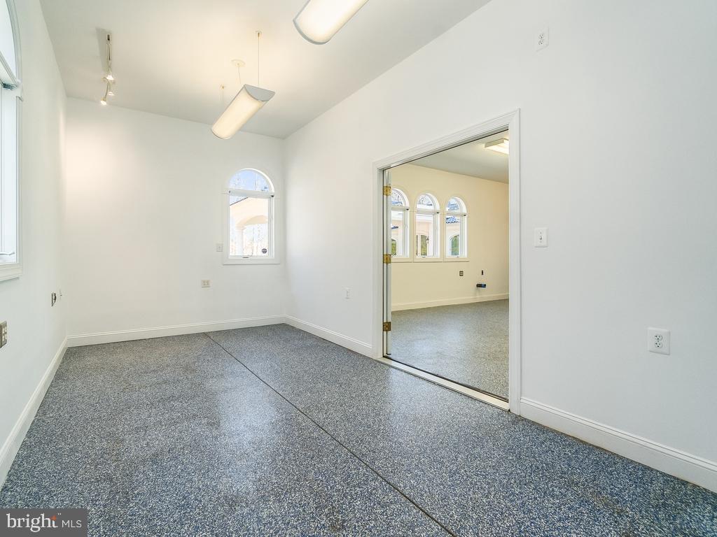 MEADOWLAND - Residential