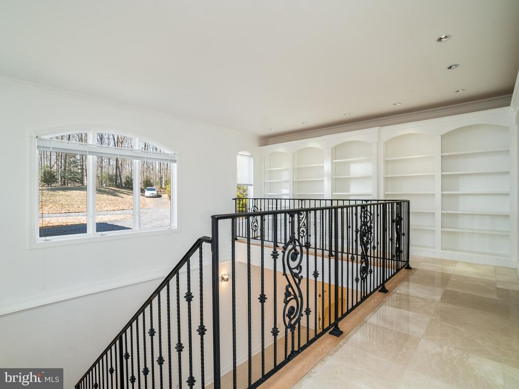 MEADOWLAND - Residential