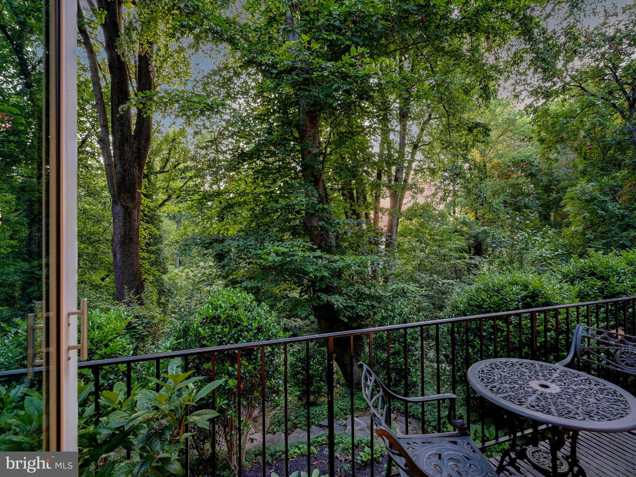 ROLAND PARK - Residential