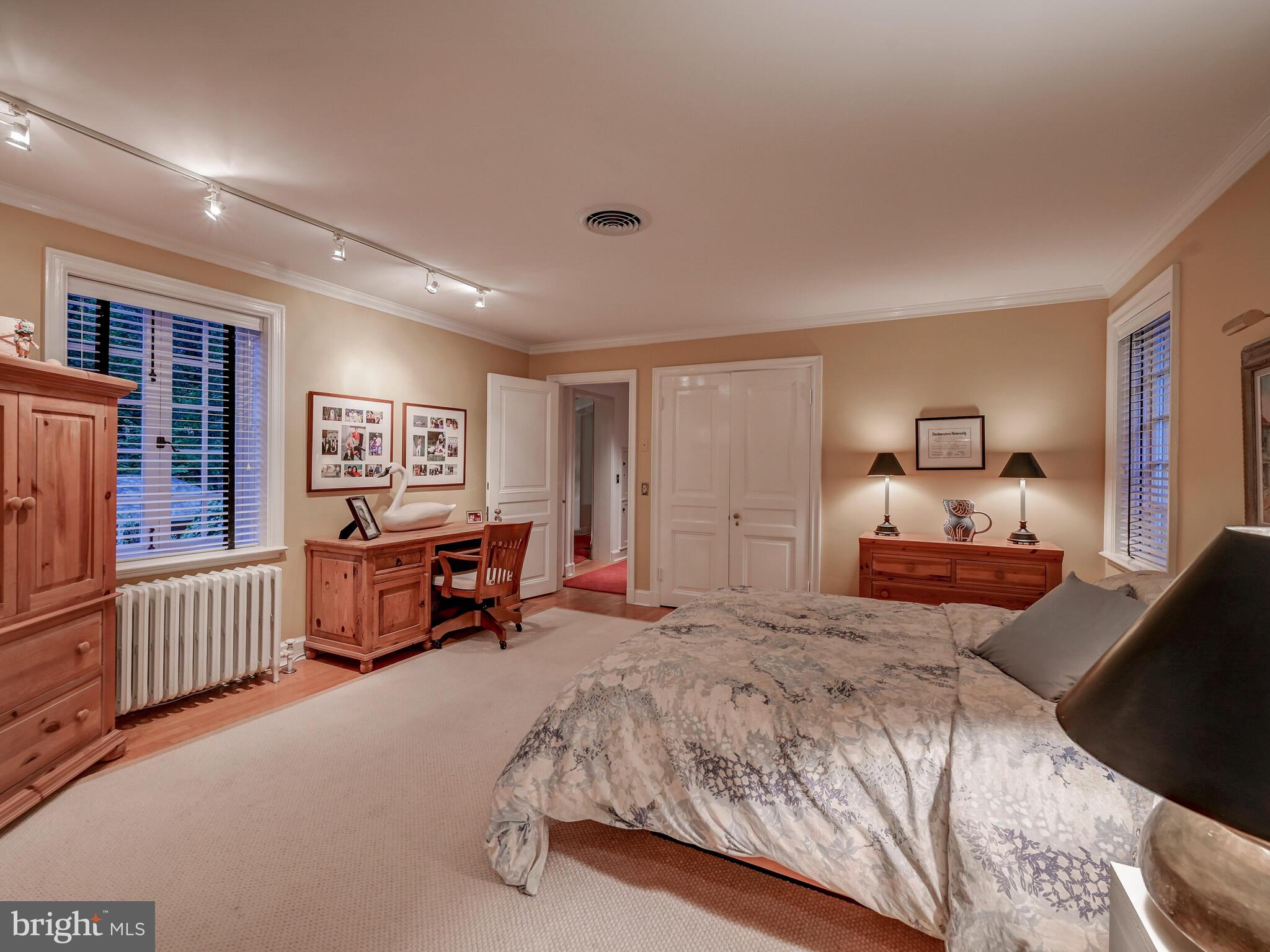 ROLAND PARK - Residential