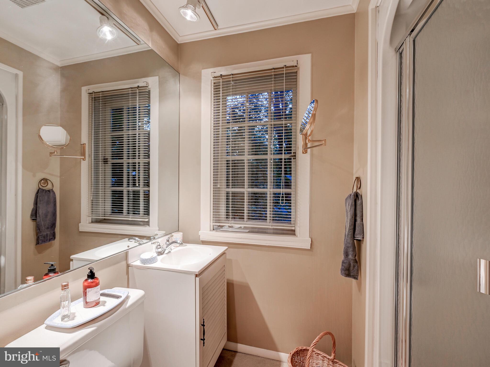 ROLAND PARK - Residential