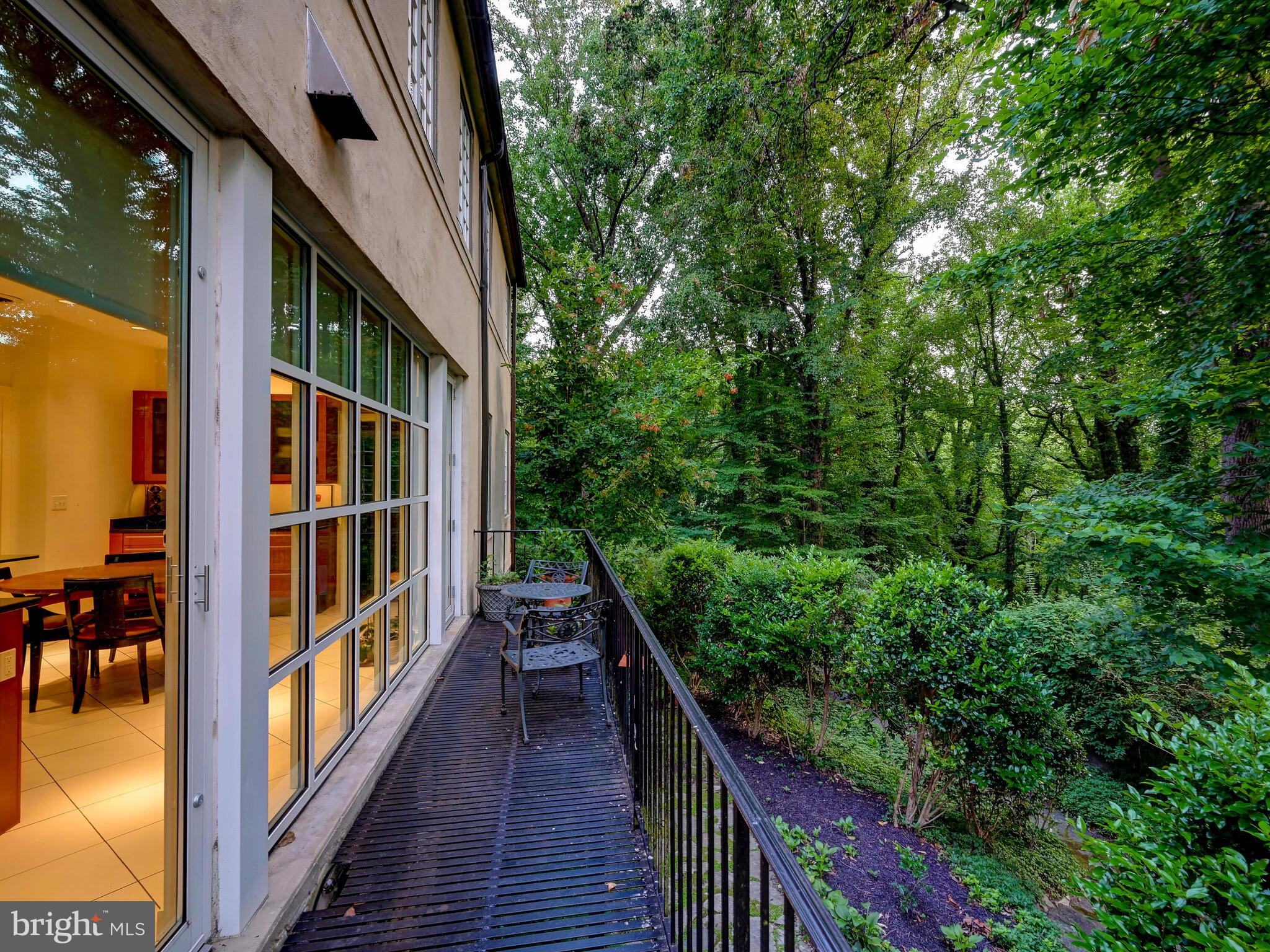 ROLAND PARK - Residential