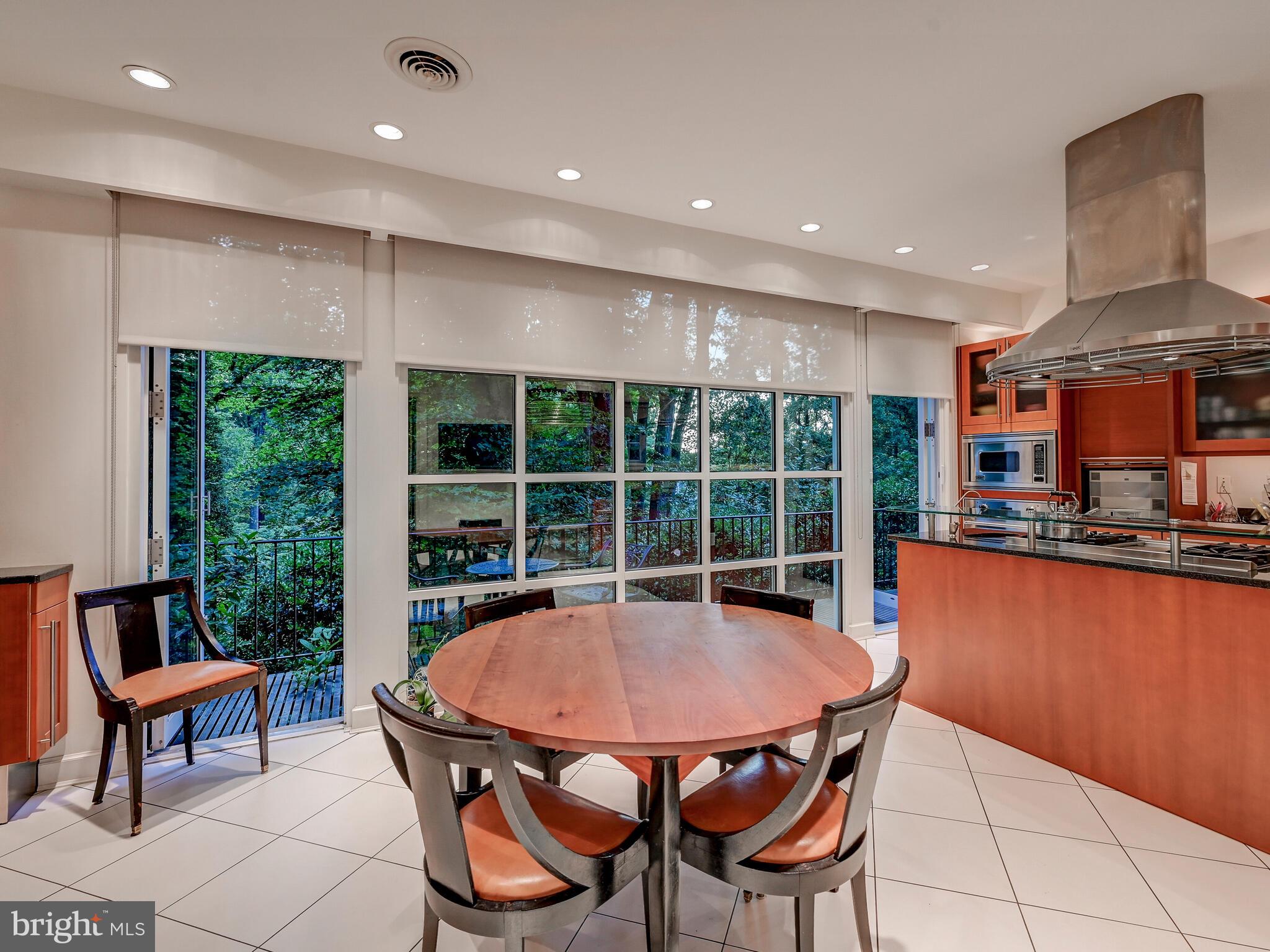 ROLAND PARK - Residential