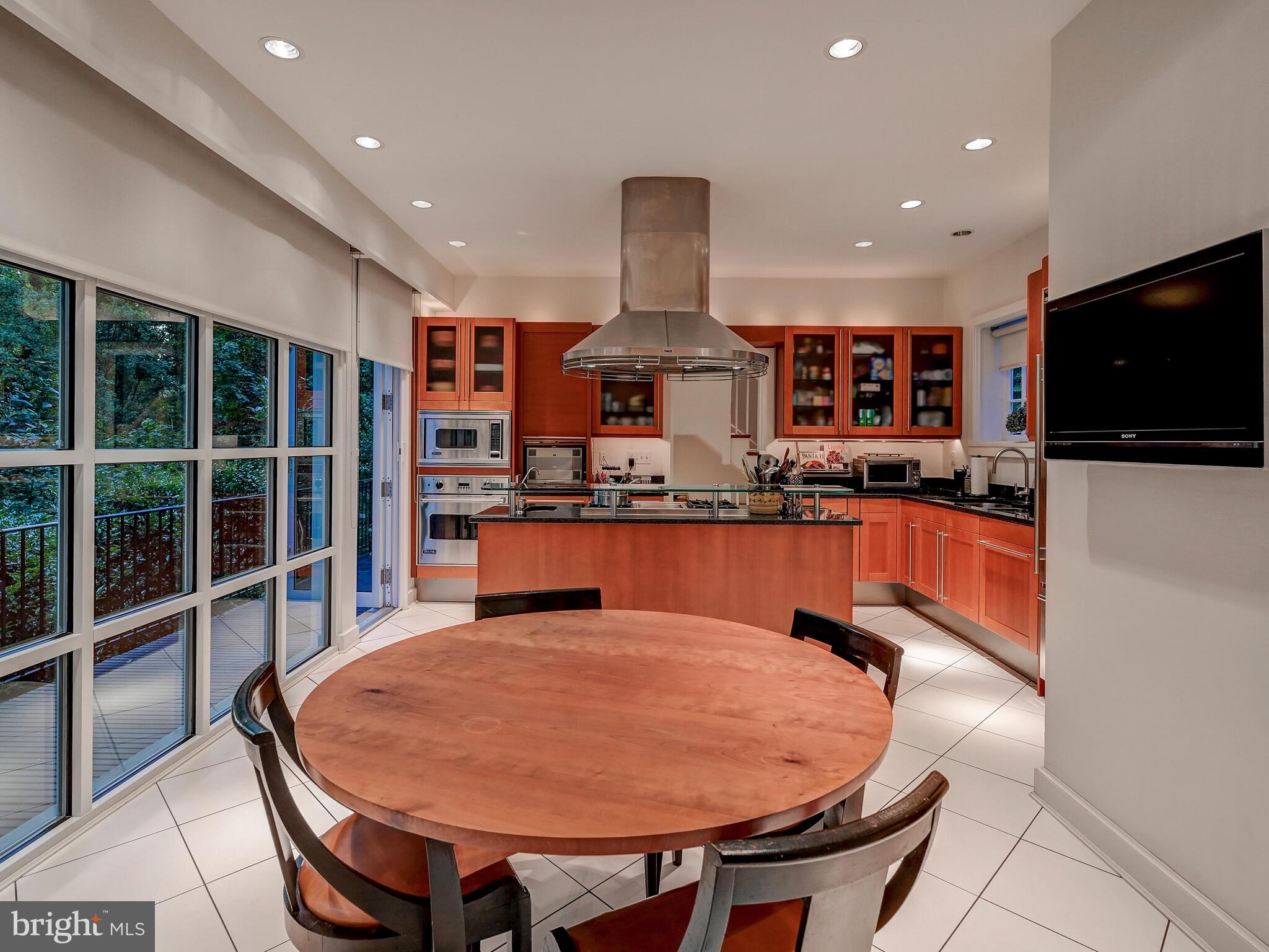 ROLAND PARK - Residential