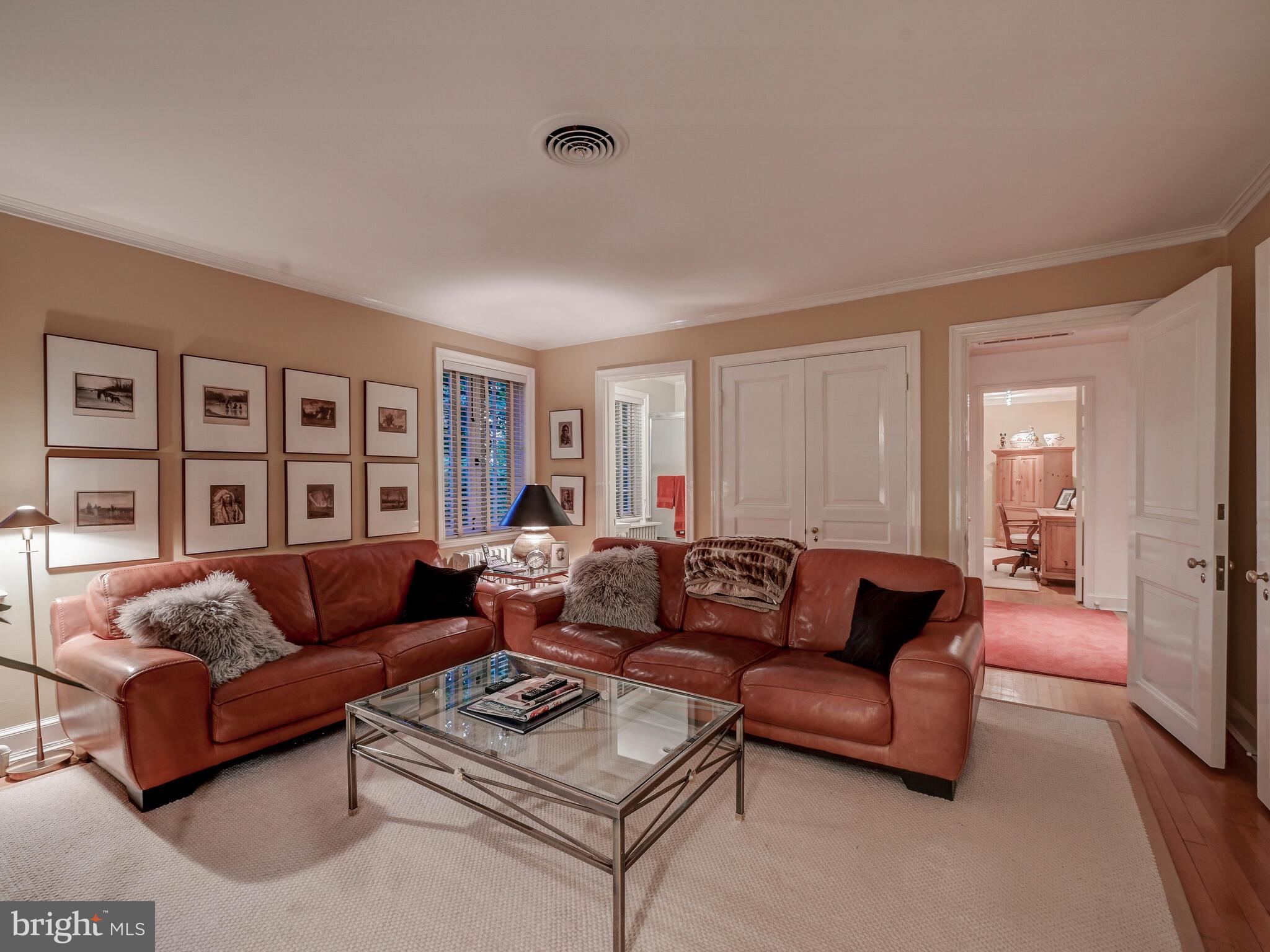 ROLAND PARK - Residential