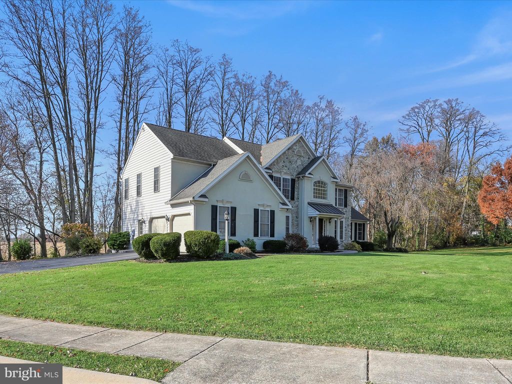 Photo of 190 Hostetter Lane, Lancaster, PA 17602 (MLS # PALA2043210)