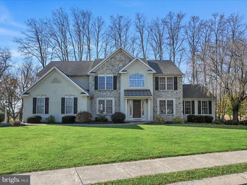 Photo of 190 Hostetter Lane, Lancaster, PA 17602 (MLS # PALA2043210)