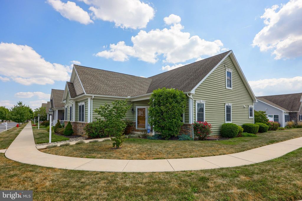 Photo of 541 Prince George Drive, Lancaster, PA 17601 (MLS # PALA2039704)