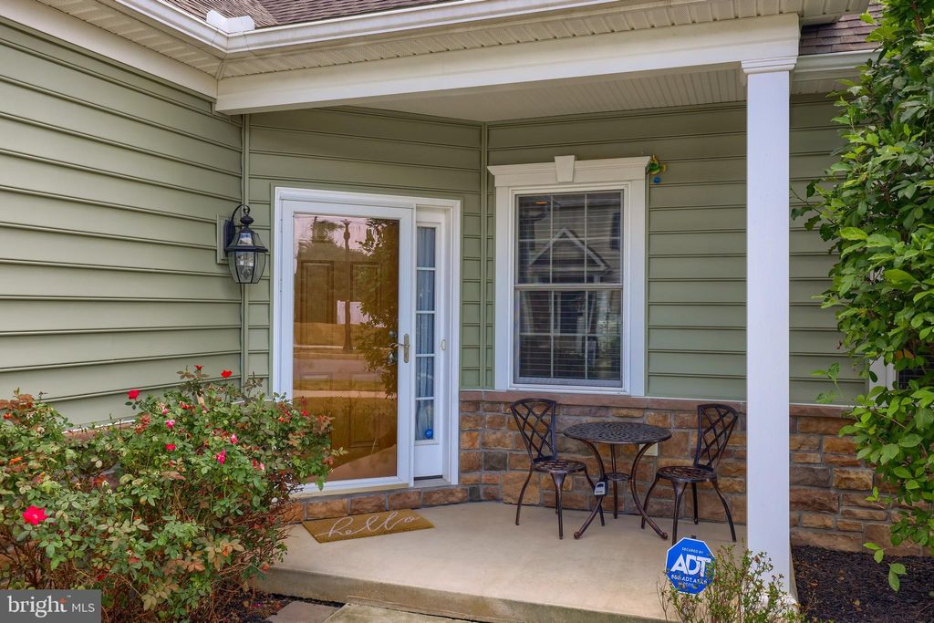 Photo of 541 Prince George Drive, Lancaster, PA 17601 (MLS # PALA2039704)